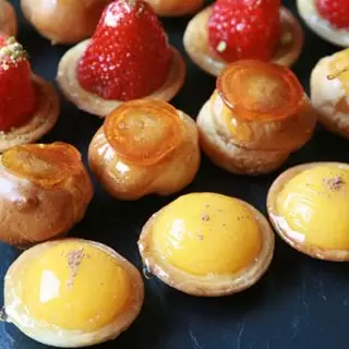 Petit Four Plaisir